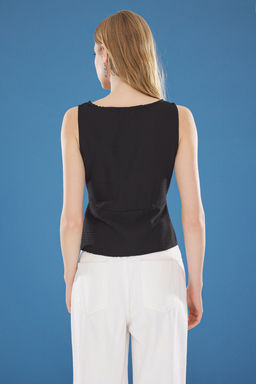 Trendyolmilla Siyah V Yaka Onu Baglama Detayl? Fitted Dokuma Bluz TWOSS25BZ00245  фото 5