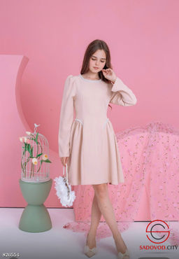 Платье с длинными рукавами и жемчужным декором