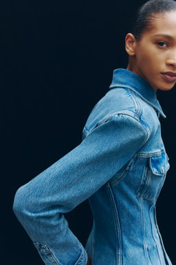 Cazadora denim con silueta reloj de arena - H&m фото 5