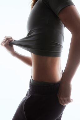 Camiseta de deporte cropped en DryMove - H&m фото 4