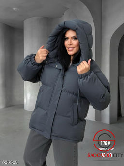 Зимняя женская куртка с капюшоном