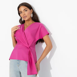 Блуза с декоративной драпировкой Откройся желаниям (фуксия)