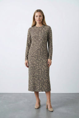 71548у Платье