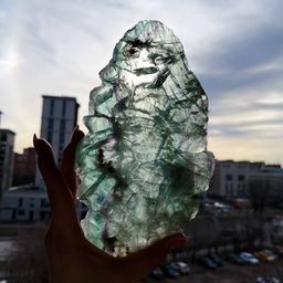 Срез из Флюорита на подставке (Китай)