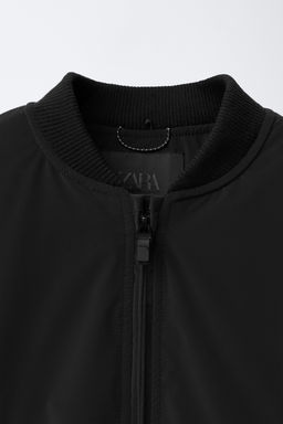 CAZADORA BOMBER ENGOMADA CAPUCHA FELPA DESMONTABLE / Negro - Zara фото 6