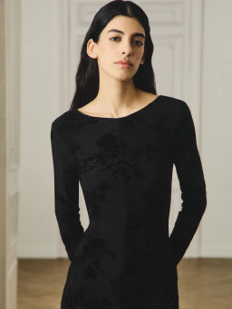 Трикотажное платье приталенного силуэта / Zarina