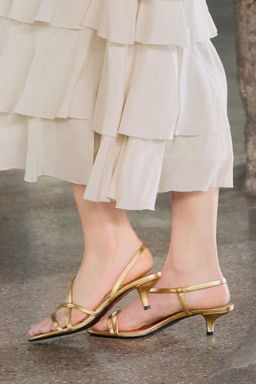 LEATHER KITTEN HEEL SANDALS - Zara фото 11