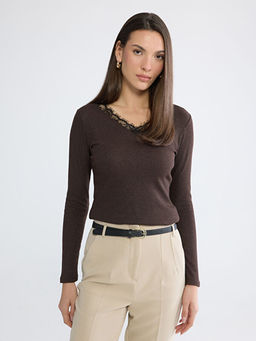 V Yaka Dantel Detayl? Bluz