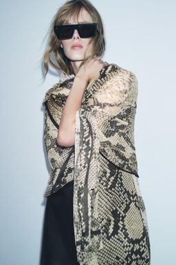 ANIMAL PRINT MODAL AND SILK SCARF
