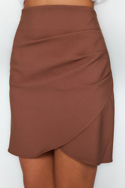Koyu Kahverengi Buzgu Detayl? Kruvaze Mini Dokuma Etek TWOAW20ET0094