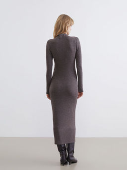 D?k?ml? Yaka B?zg?l? Elbise