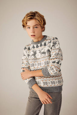 Свитер Mini Me с круглым вырезом в новогодней тематике для мальчика