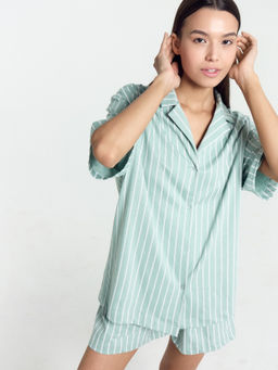 Комплект женский (жакет, шорты) зеленый в полоску