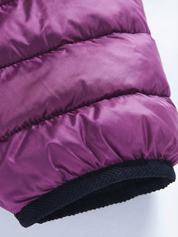 Куртка женская удлинённая стёганая с капюшоном и графеновой подкладкой фиолетового цвета 9628_1F