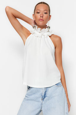 Trendyolmilla Ekru Yaka Detayl? Smart Krep Orme Bluz TWOSS23BZ00932