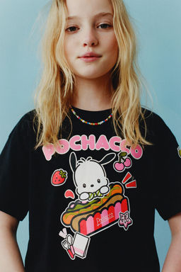 CAMISETA POCHACCO AND HIS FRIENDS  SANRIO / Negro