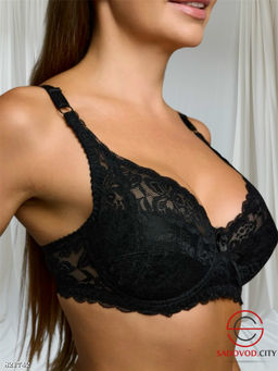 Бюстгальтер с тонким поролоном на косточках