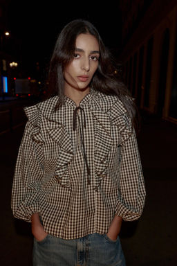 RUFFLED GINGHAM BLOUSE