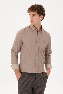 Мужская рубашка светло-коричневого цвета с длинным рукавом