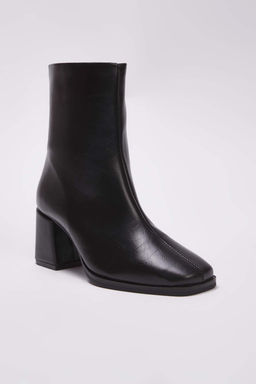 Siyah Kare Burun Blok Topuklu Kad?n Bot
TAKAW26BO00069 - Trendyolmilla фото 3