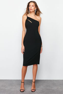 Siyah Vucuda Oturan Pencere/Cut Out Detayl? Orme S?k Abiye Elbise TPRSS24EL00145