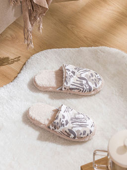 ??i T?yl? Kad?n Ev Terli?i