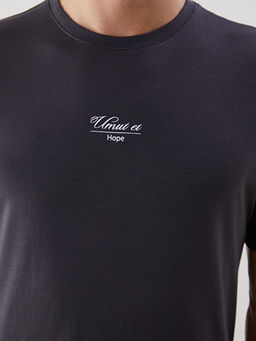 Umut Et Yaz?s? Bask?l? Modal Erkek Ti??rt