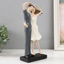 Фигурка полистоун Влюблённые: одно сердце на двоих 12?6.5?27.5 см