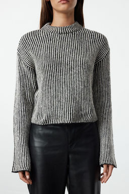 Ekru Crop Yumusak Dokulu Bisiklet Yaka Triko Kazak TWOAW25KZ00000 - Trendyolmilla фото 3