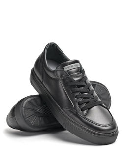 Скидка -18%. Кеды Ионесси