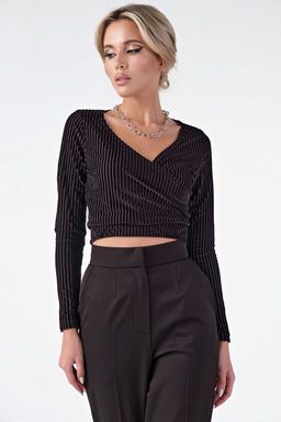 Топ бархатный укороченный с длинными рукавами черный