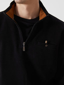 Dik Yaka Erkek Sweatshirt