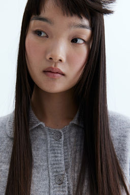 Short-sleeved cardigan