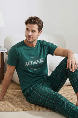 Yesil Regular/Normal Kesim Bask?l? Alt Ekose Desenli Pijama Tak?m? TMNSS26PT00044