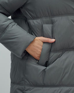 Пальто зимнее утепленное с капюшоном женское темно-серого цвета 7618TC - Visdeer фото 11