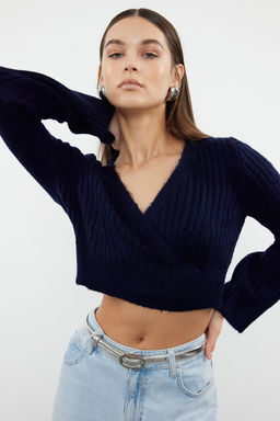Lacivert Crop Yumusak Dokulu Kruvaze Triko Kazak TWOAW24KZ00381