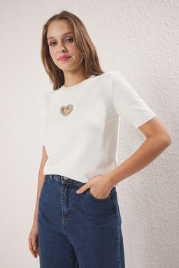 Ekru Premium Iplik/Ozel Iplik Kalp Cut Out/Pencere Detayl? Tasl? Triko Bluz TWOSS25BZ00541