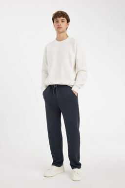 Спортивные штаны стандартного кроя