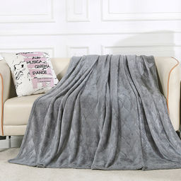 Плед/покрывало 150х200см "Серебряная роса", велсофт "Магнолия" гладкокрашенный, полиэстер 100%, плотность 270г/м2, упаковка: 16х33см пояс бумажный, "Домашняя мода" (Россия)