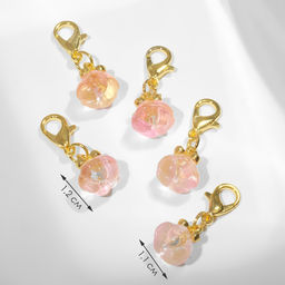 Цена за 5 шт. Шарм для браслета на карабине «Фруктик», розовый в золоте