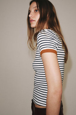CAMISETA RAYAS MANGA CORTA / Crudo / Marino - Zara фото 2