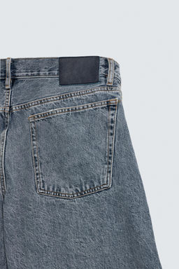 JEANS BARREL FIT / Azul lavado