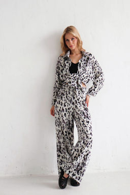 9438 Костюм летний с чёрно-серым принтом