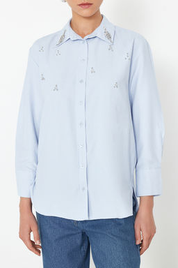 TRENDYOLMILLA Ac?k Mavi Onu Tas Detayl? Regular Normal Kal?p Dokuma Gomlek TWOSS24GO00069 фото 5