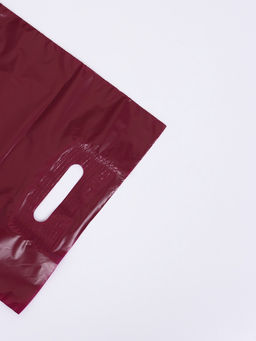 Цена за 50 шт. Пакет полиэтиленовый с вырубной ручкой, Винно-Бордовый 30×40 см, 30 мкм