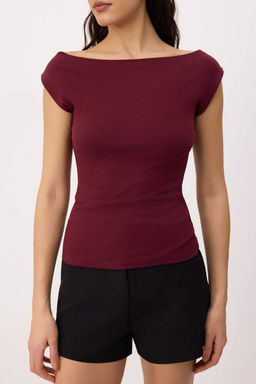 Bordo Duz Fitted Kay?k Yaka Kolsuz Premium Yumusak Orme Bluz TWOSS26BZ00712