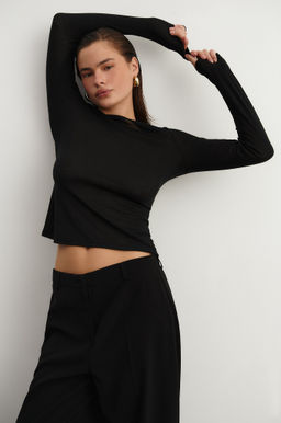 Лонгслив из трикотажа приталенного силуэта