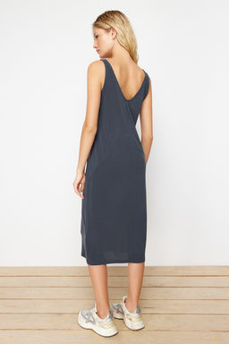TRENDYOLMILLA Antrasit Ask?l? Havuz Yaka Modal Icerikli Shift/Duz Midi Orme Elbise TWOSS24EL00410