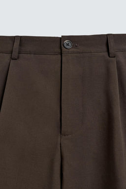 BERMUDA RELAXED FIT PLIEGUES / Chocolate