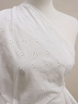 Шитье Бабочки-2 цв.молочно-белый общ.1.48м, ш.вышитой части 1.35м, батист, хлопок-100%, 100гр/м.кв - Купава фото 3